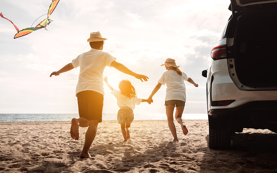 feature-family-beach
