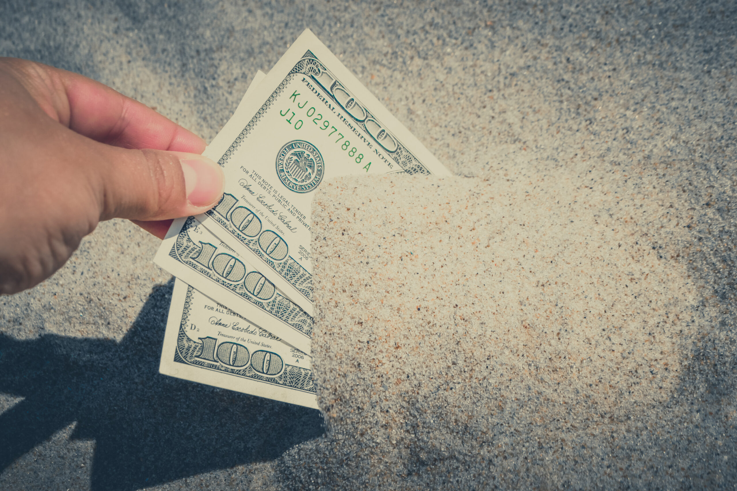 Summer sand cash